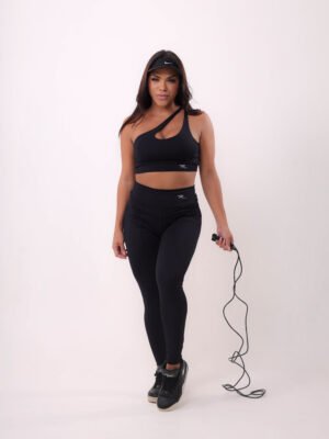 Conjunto de Top e Legging Preto.