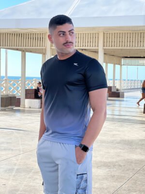 Camisa Gola Careca Degrade Preto Com Cinza.