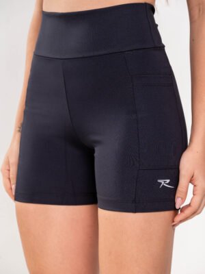 Short Feminino Com Bolso Preto.